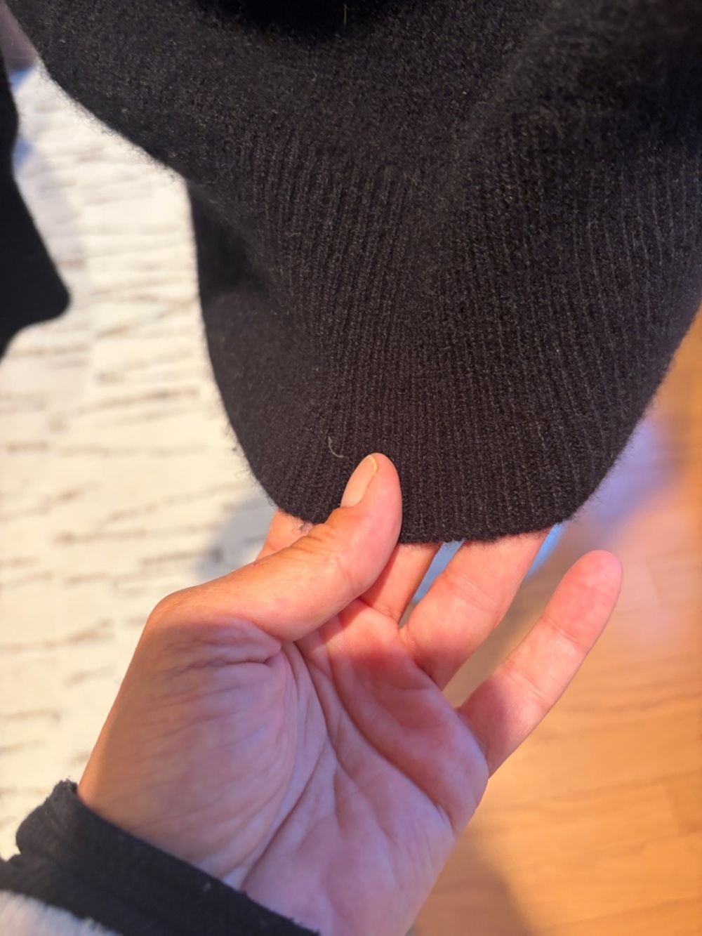 Aritzia - Babaton Cashmere Sweater - Picture 9 of 13
